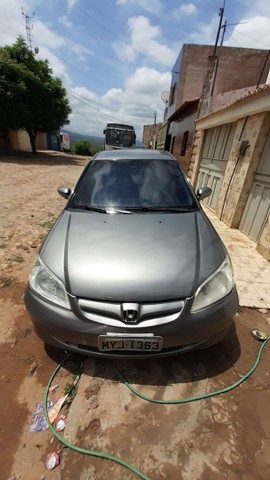 VENDO HONDA CIVIC 1.7 2005 AUTOMÁTICO