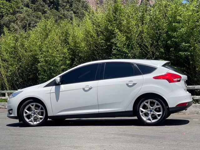 Ford FOCUS FASTBACK SE 2.0 16V P.SHIFT - SóCarrão