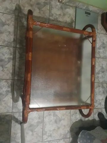 Mesinha de centro de madeira com tampa de vidro - Foto 3