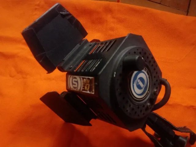 Iluminador para filmadora 350 wats led  branca difusora  profissional - Foto 3