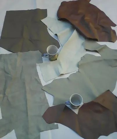 3kg Retalhos Grandes Couro Legítimo Diversos Tipos e Cores - Foto 4