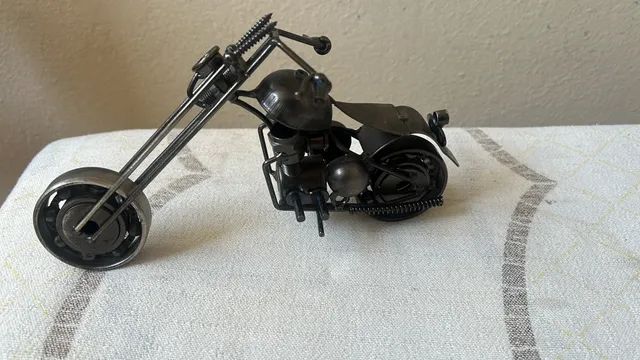 Miniatura de Moto Artesanal de Ferro 