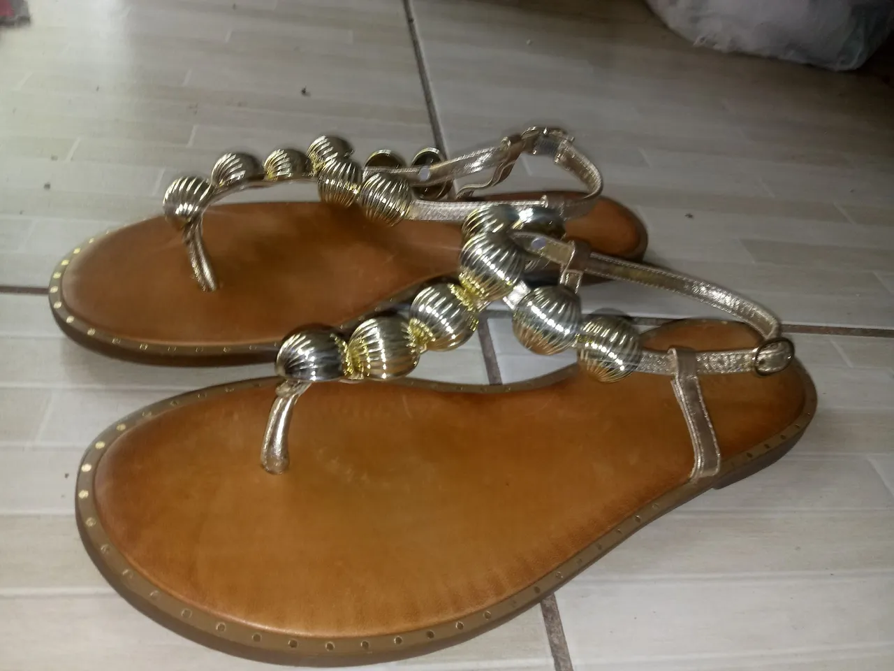 Uma linda rasteira de concha arezzo 38
