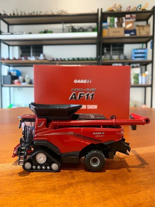 Miniatura Colheitadeira Case IH AF11 1/64 - Foto 4