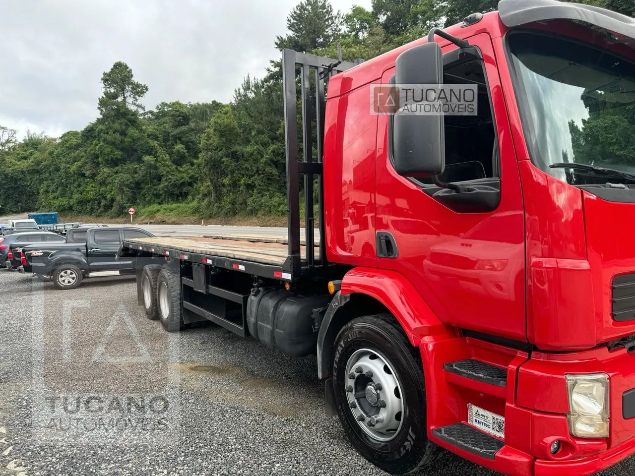 Caminhão Volvo VM 260 Truck - 2012 - Plataforma - Foto 6