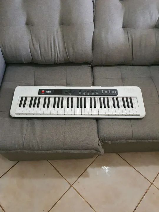 Teclado novo SEM CAPA em Samambaia (Aceito cartão)