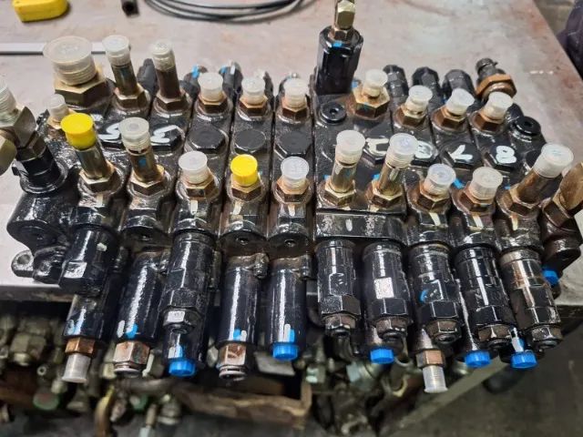 Comando Original Semi-Novo Para Bobcat E32 e E35 - Foto 4