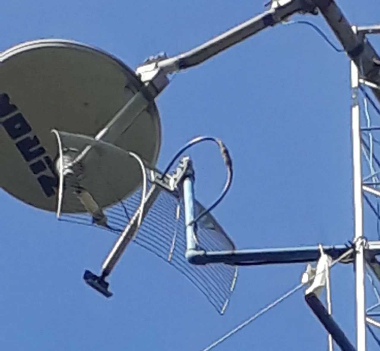 Antena multiuso / Internet Via Satélite - Solução Completa - Foto 2