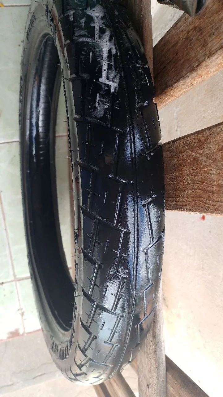 Pneu de Moto
