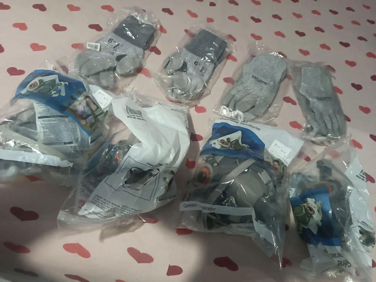 5 Máscaras seme fácil 3M e 4 filtros e 4 luvas ante cortes 