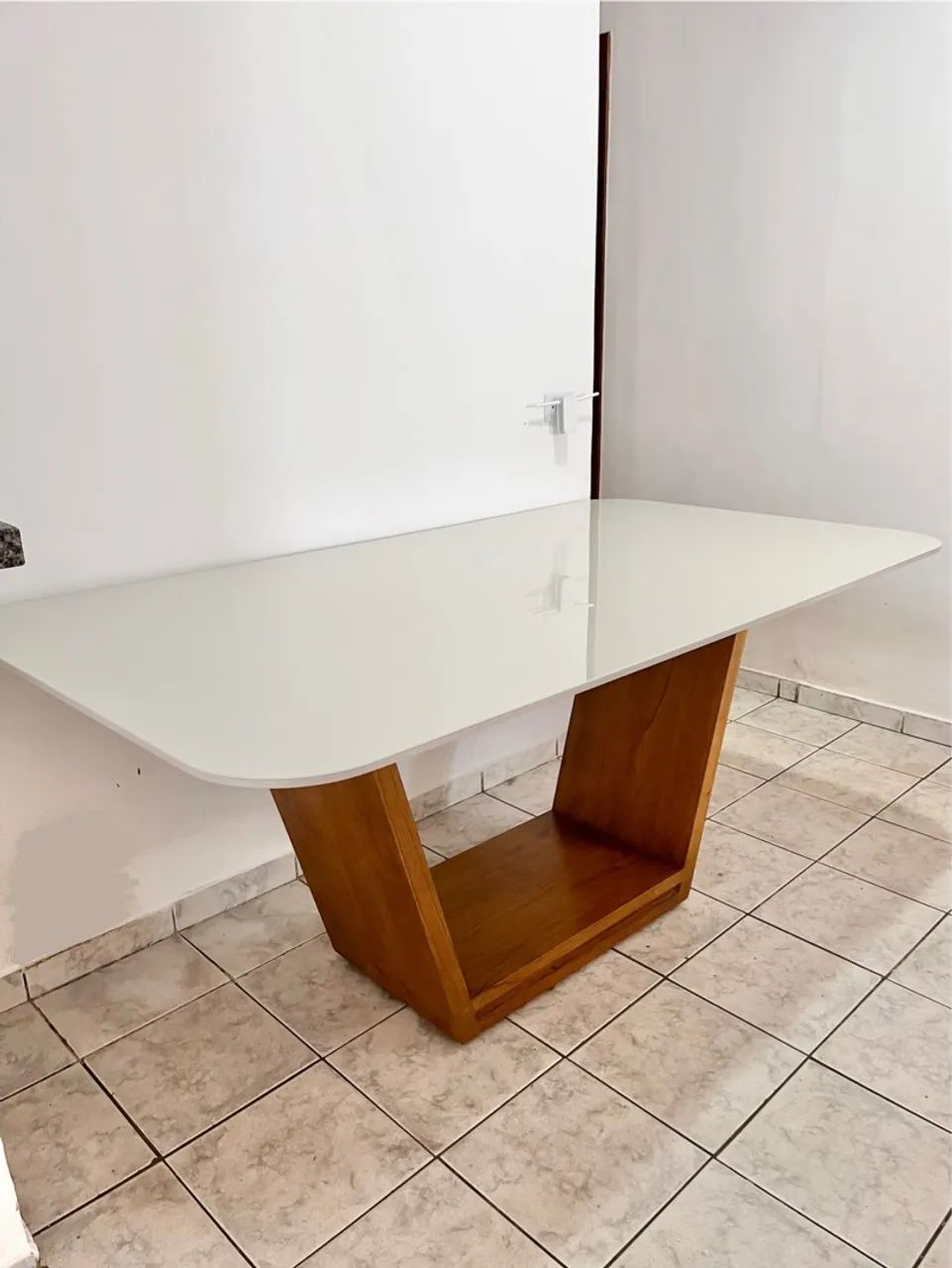 Mesa de Jantar Moderna com Vidro Off White + 6 Cadeiras (brinde)