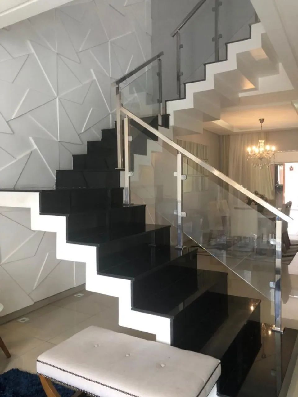 Condomínio Osvaldo Studart, Casa duplex com 04 suítes, móveis projetados - Foto 2