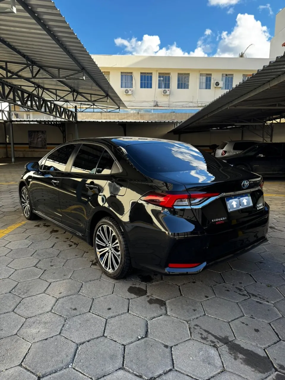 Corolla Altis Hybrid 1.8 Premium