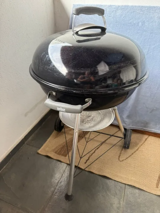 Churrasqueira Portátil Weber Semi-Nova