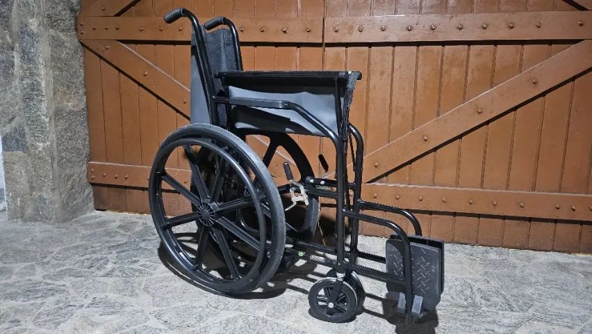 Cadeira de rodas dobrável  - Foto 3