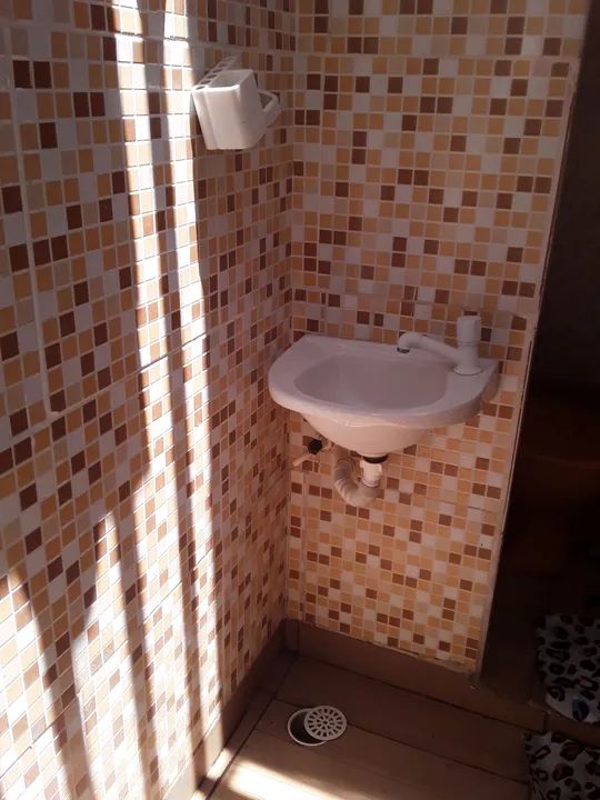 Cuba de banheiro branca