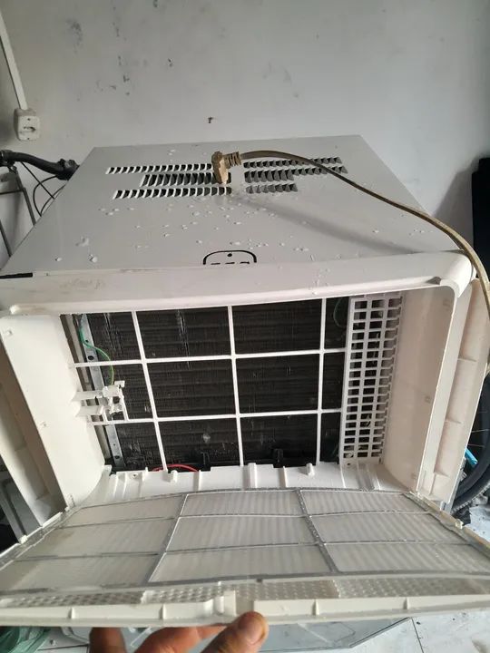 Ar condicionado de janela 10.000 btus aceito cartão e entrego dependendo do lugar  - Foto 2