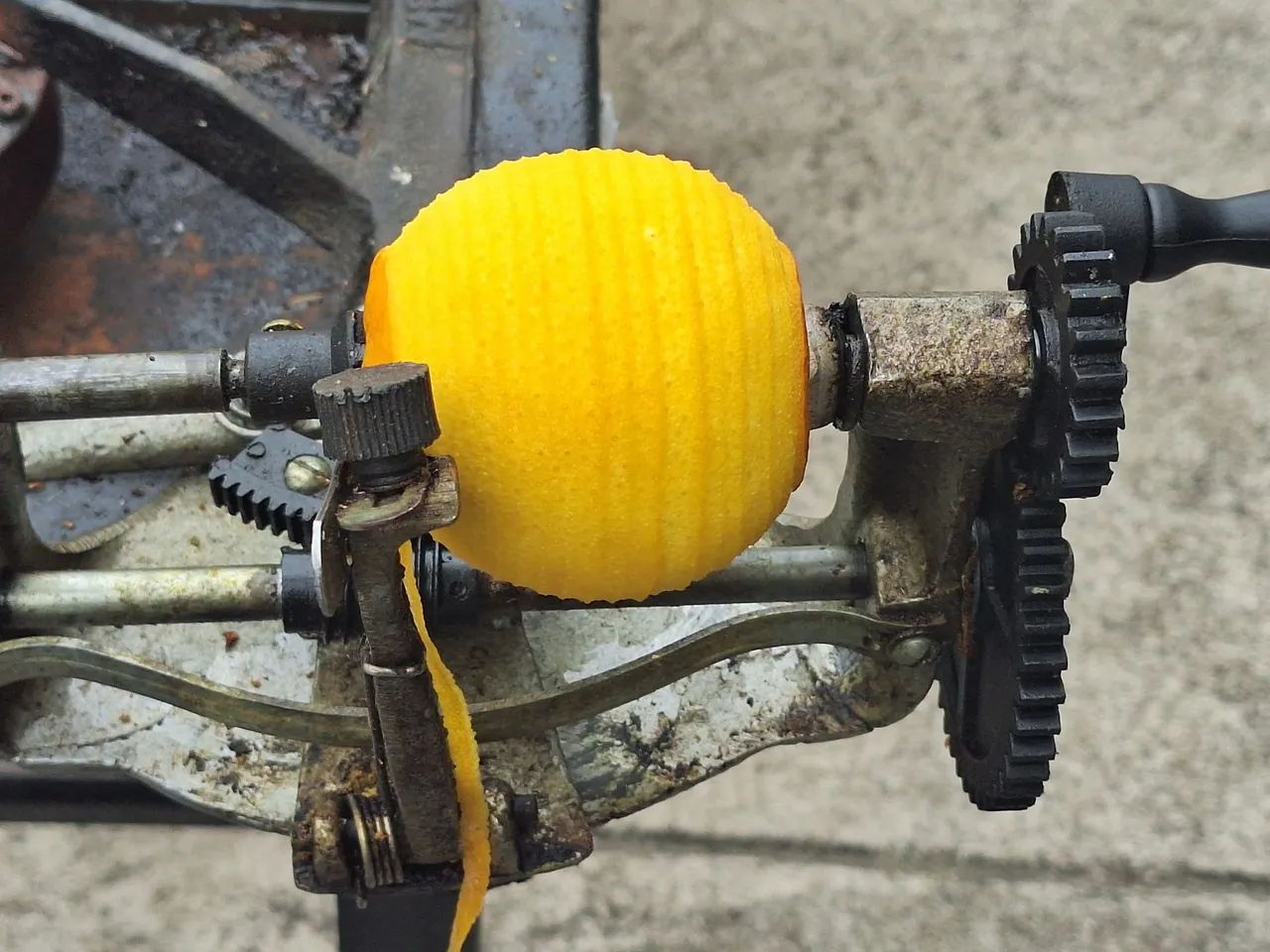 maquina de descascar laranja,limao - Foto 3