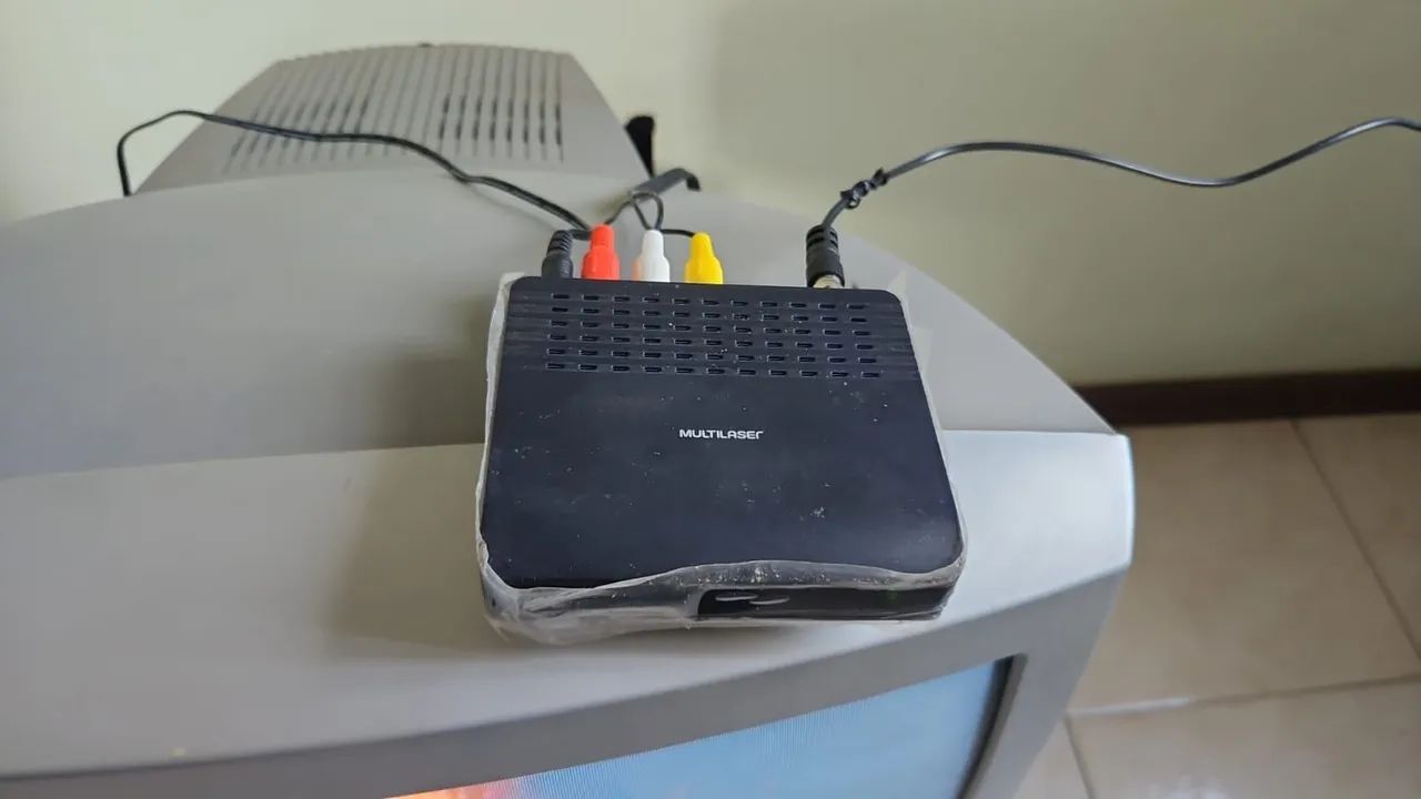 TV Philips 20 polegadas ideal para Jogos Usada - Foto 4