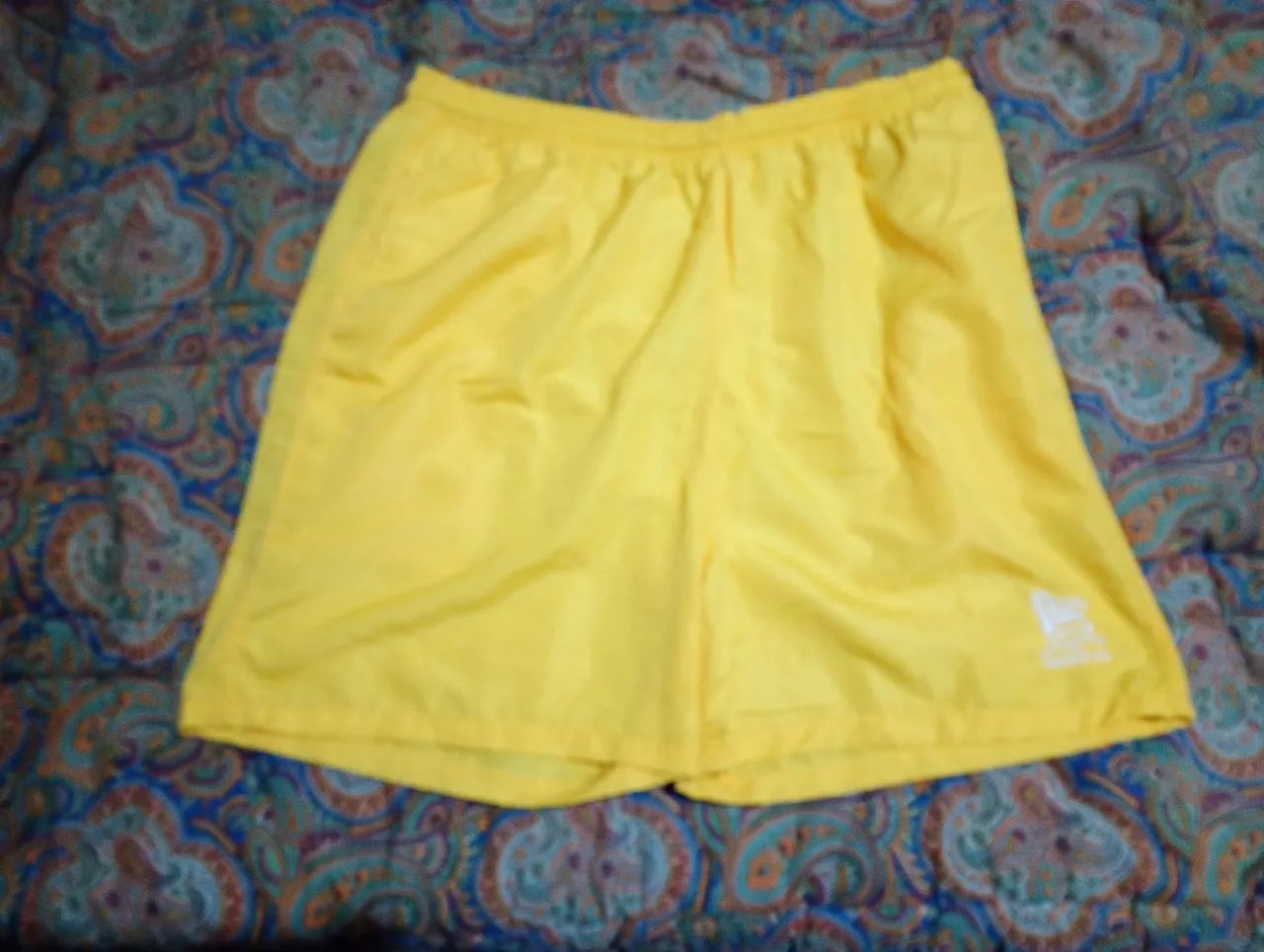 2 Shorts 1 amarelo e 1 azul   - Foto 3