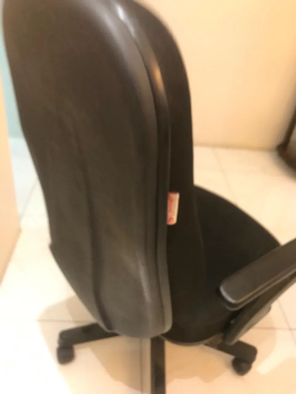 Cadeira preta giratória para escritório salão casa escolas faculdades e etc da cabaletti  - Foto 6