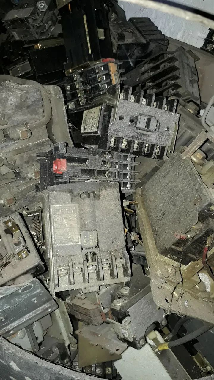 ENGRENAGENS-ROLAMENTOS-MANCAIS-MATERIAL ELÉTRICO (NÃO É SUCATA) É DE DESMANCHE DE MAQUINAS - Foto 3