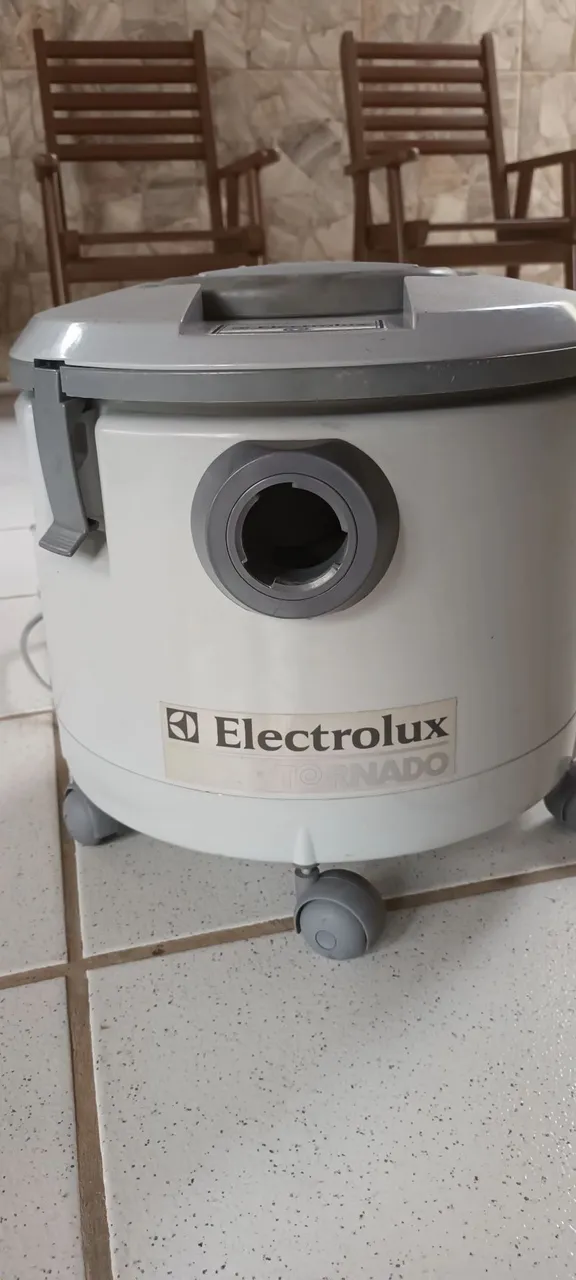 Aspirador de Pó Electrolux Tornado