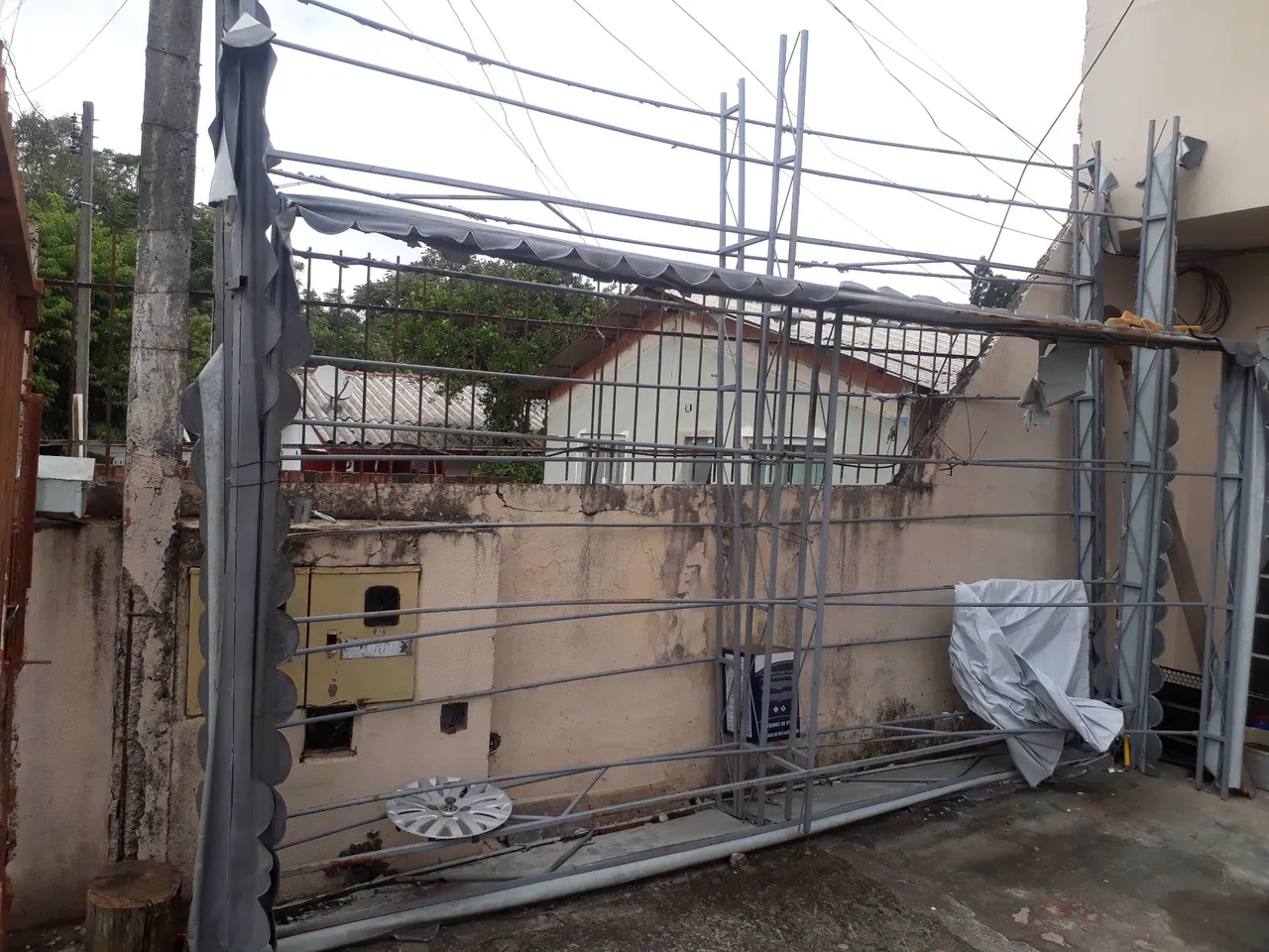 Toldo (somente estrutura metálica)