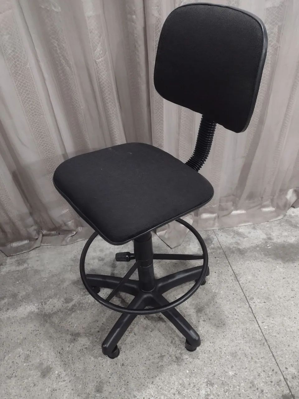 Cadeira de Escritório com Rodas e Apoio para Pés - Foto 2