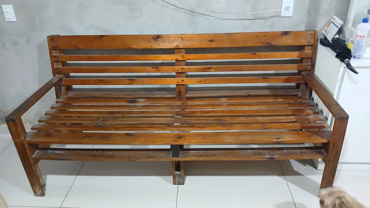 Sofá de madeira 3 lugares64717834251137124