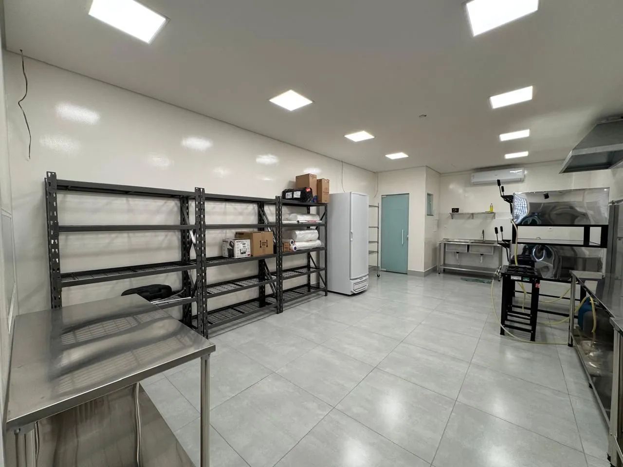 OPORTUNIDADE - REPASSE DE PONTO COZINHA INDUSTRIAL - CONFEITARIA - PADARIA - CAFETERIA - Foto 4