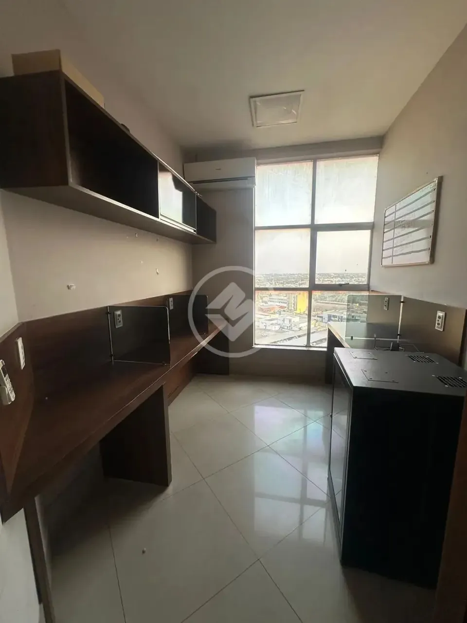 Sala Comercial subdividida em 4 salas , copa e Lavabo no Edificio Comercial Work Tower - C