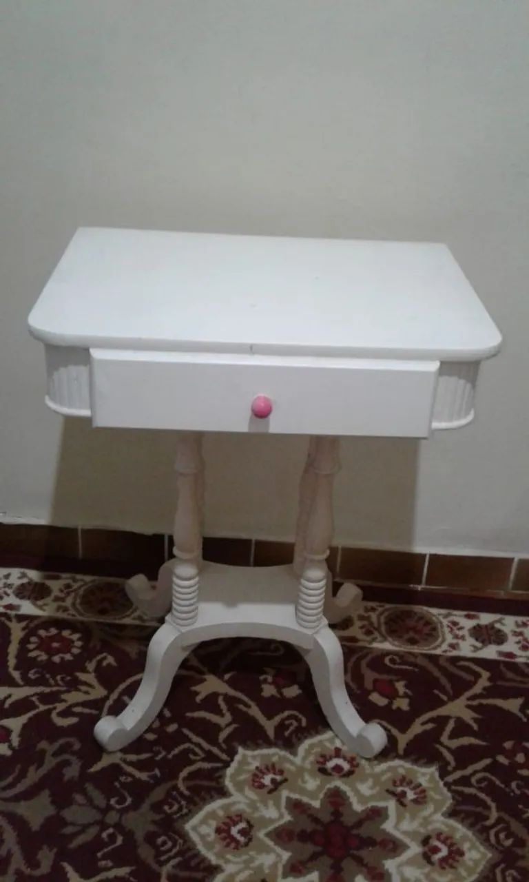 Mesa em madeira macica 