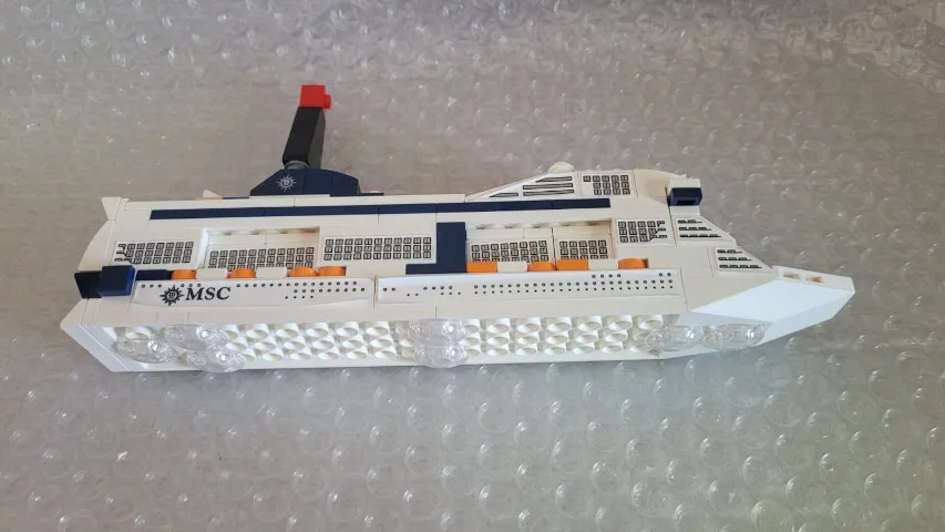 L215) Lego Msc Cruzeiros Original ==Colecionador==
