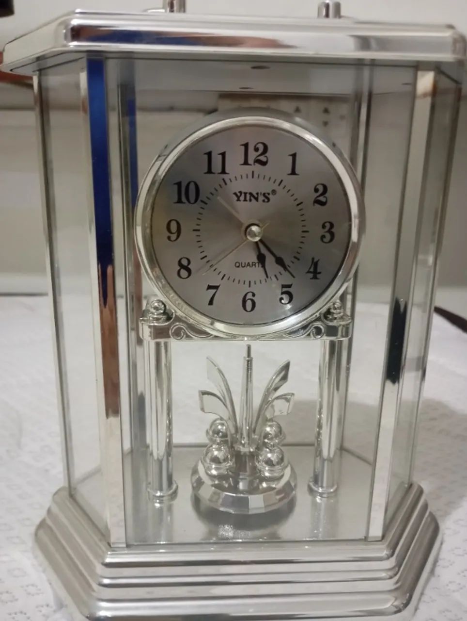 Relógio antigo de mesa quartz 