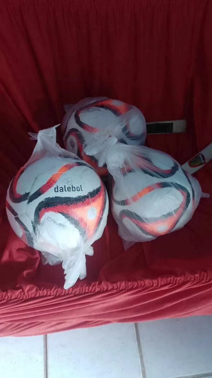 Vende-se bolas