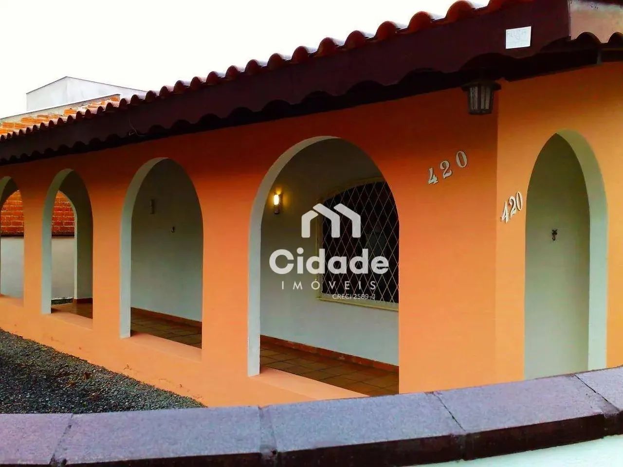 Casa com 4 dormitórios para alugar, 152 m² por R$ 4.750,00/mês - Chico de Paulo - Jaraguá 