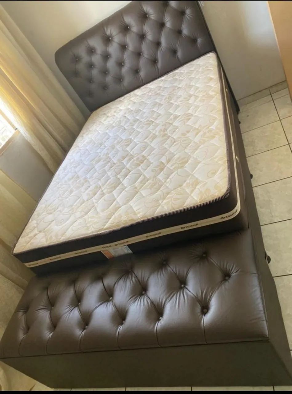 Cama casal completa na cor marrom