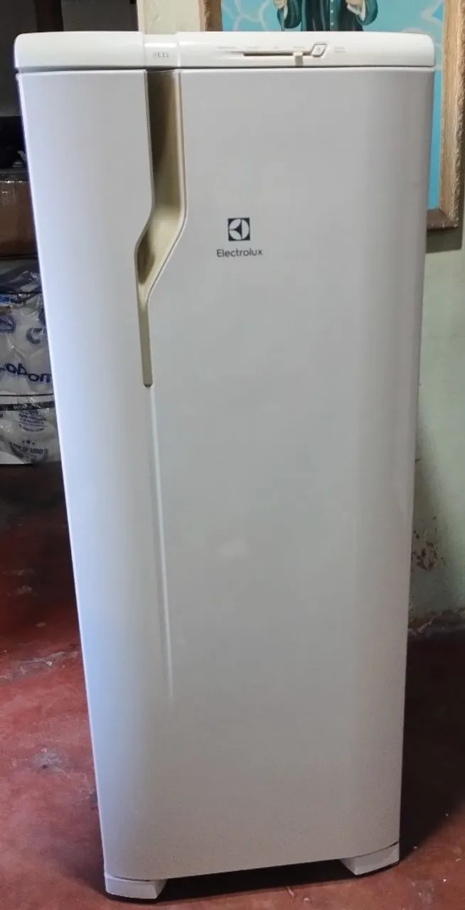 Geladeira Electrolux 280 litros