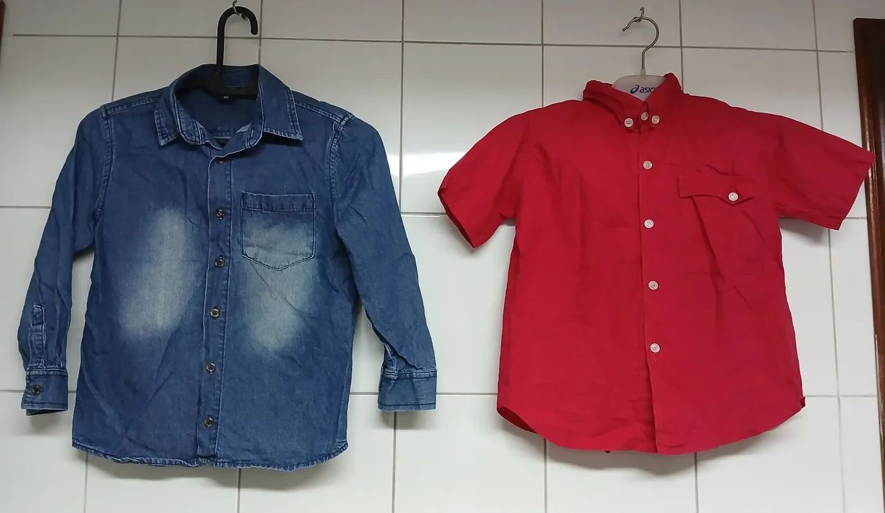 Kit Camisa Jeans Hering e Camisa Vermelha Infantil Tamanho 6<br><br>