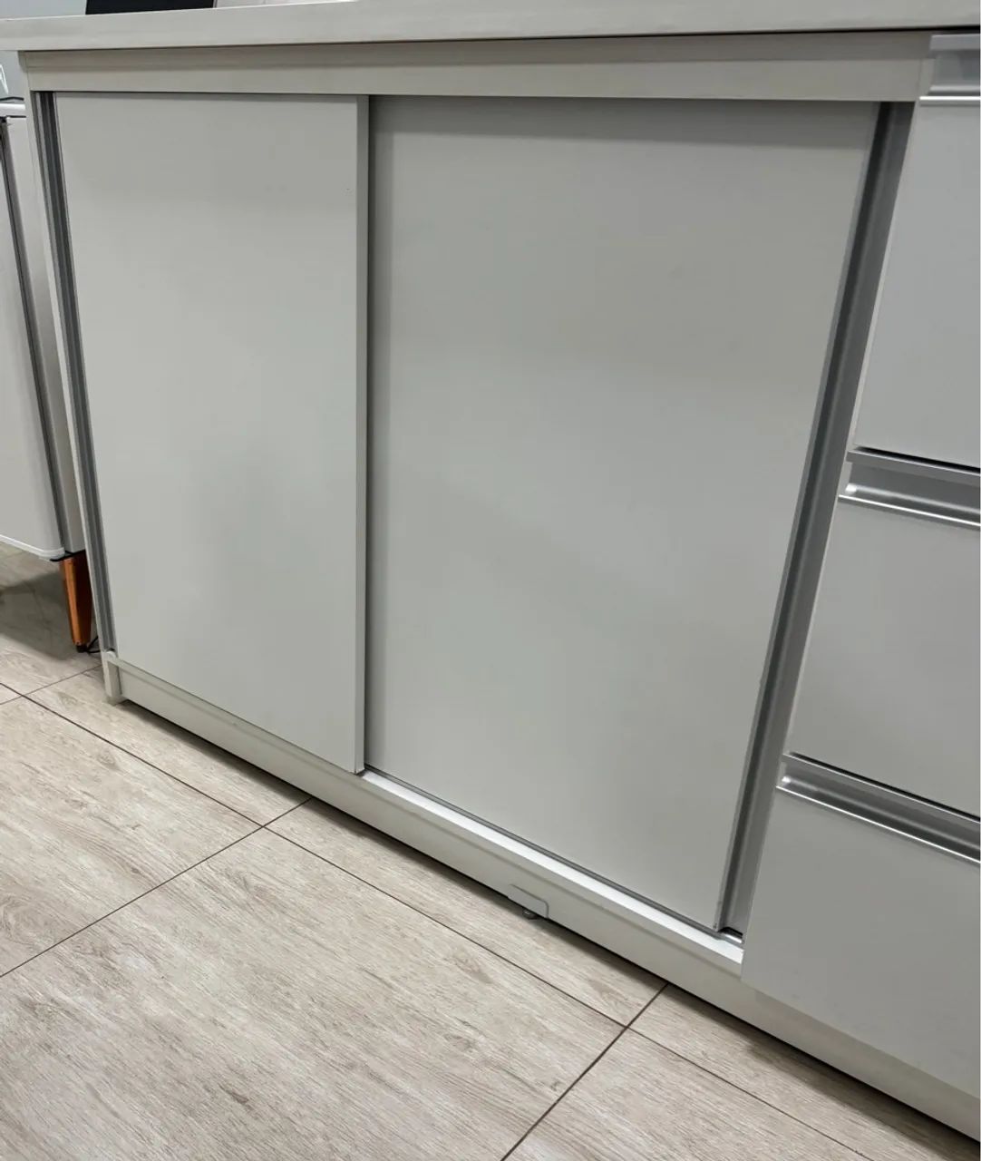 Armário mdf Branco com Portas de Correr - Foto 4