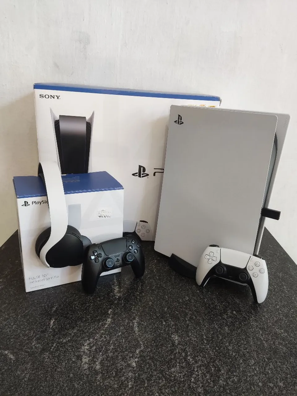 PlayStation 5 (PS5) com Acessórios Completo.