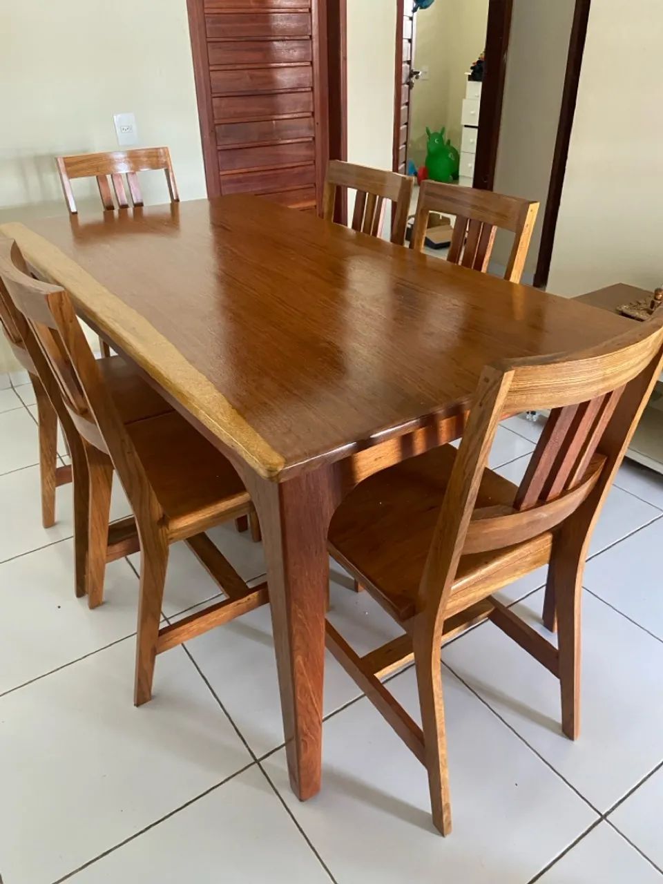 Mesa de madeira de Lei com 6 cadeiras de Jatobá  - Foto 3