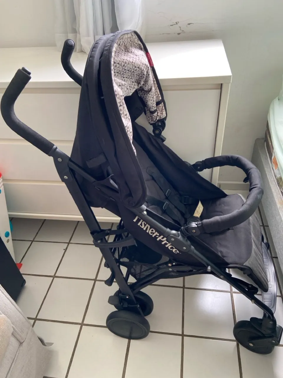 Carrinho essential da Fisher Price estilo guarda-chuva