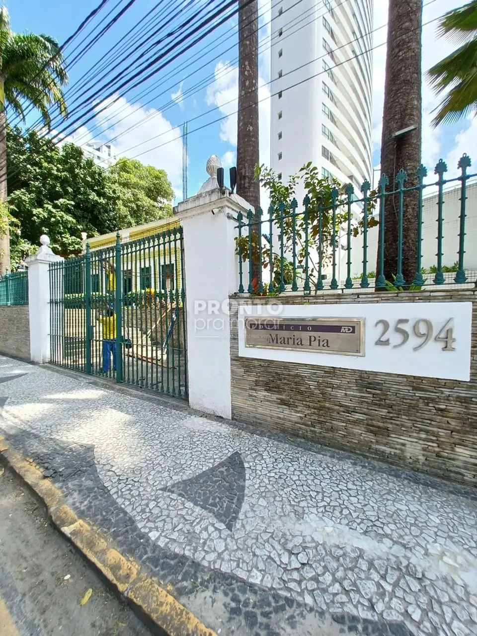 À Venda: Seu Novo Lar no Monteiro