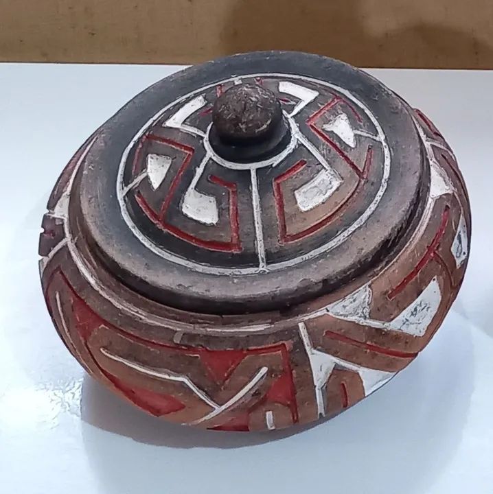 Moringa e pote de cerâmica. Arte Marajoara. - Foto 3