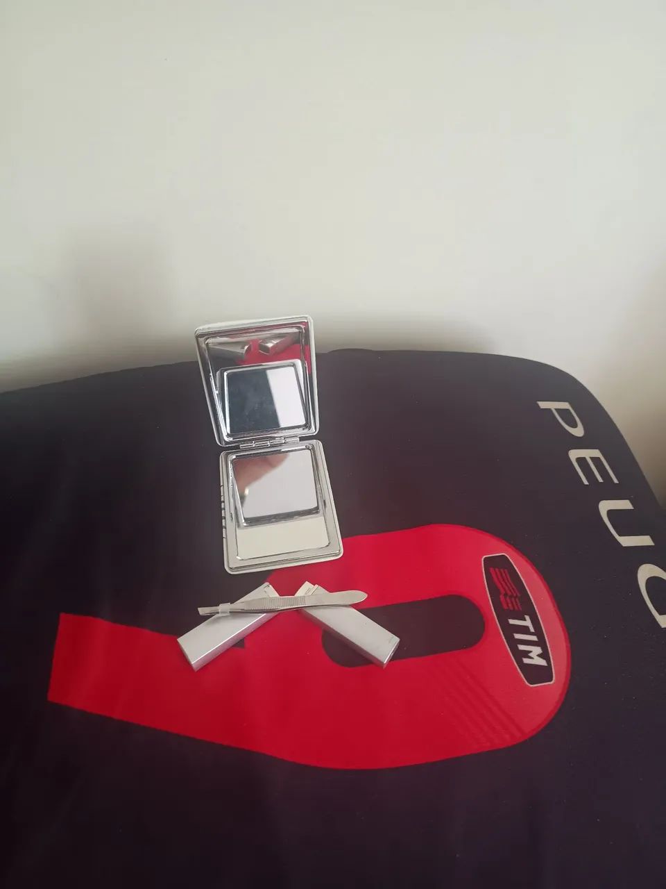 Conjunto de Espelho duplo com Pinça para sombrancelhas - Foto 2