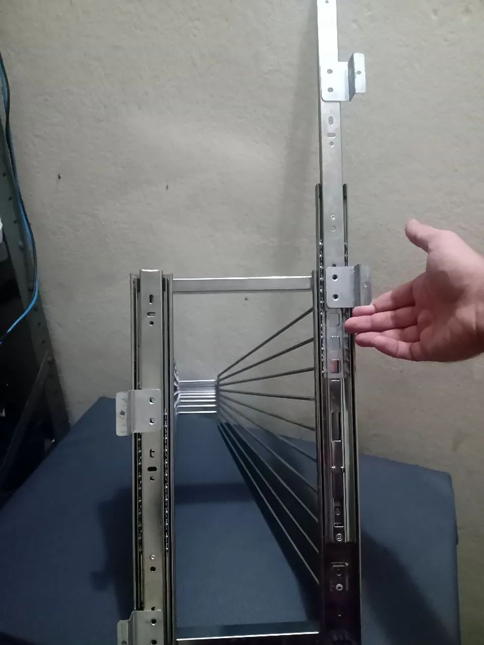 Varal retrátil de aço inox para roupas - Foto 4