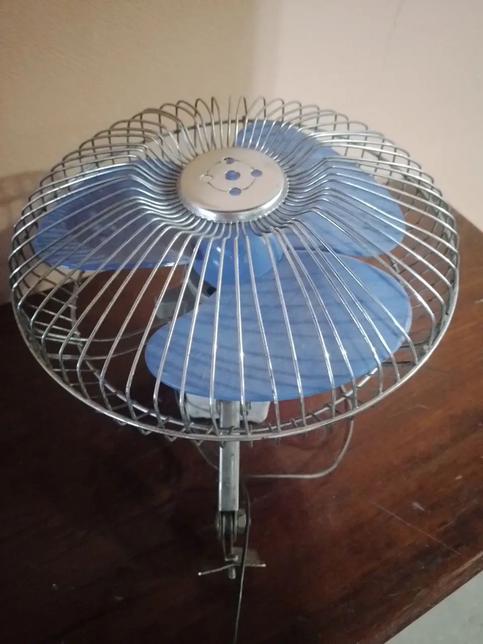 Ventilador de mesa antigo ou para carro  ler a descrição  - Foto 6