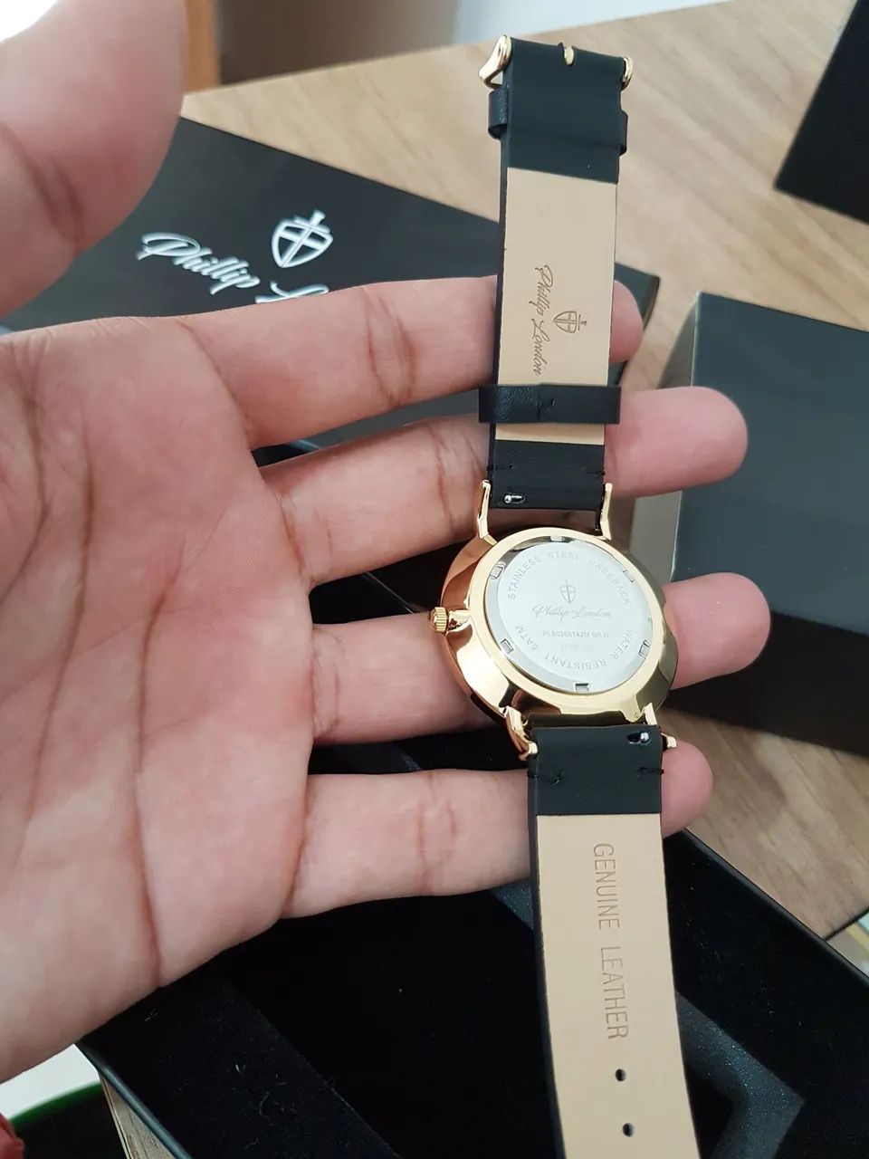 Relógio Phillip London Dourado com Pulseira de Couro - Foto 5